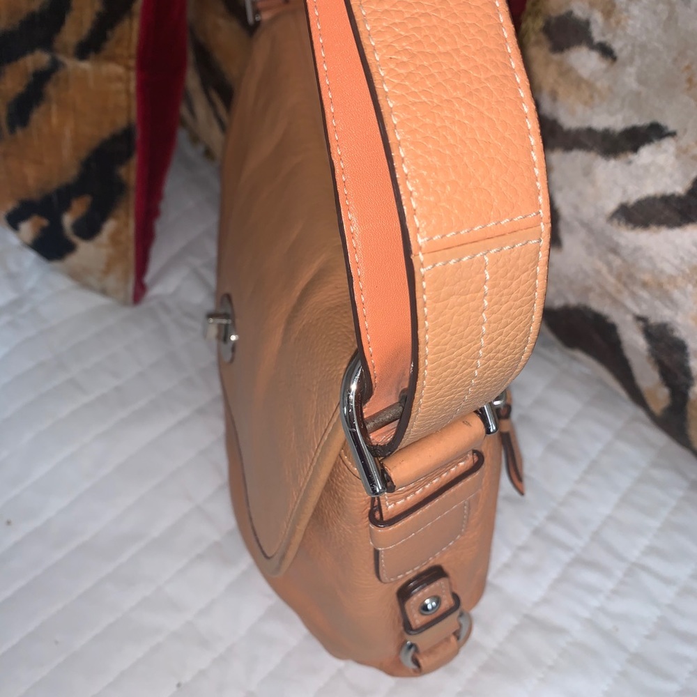 Coach pebbled leather camel tone bag - Picture 3 of 15